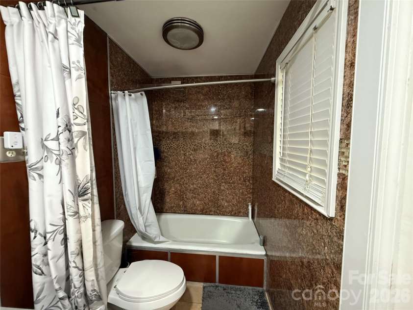 1130 16th Avenue, Hickory, NC 28601.  MLS# CAR4390675, YatesRealty ID 28524. 