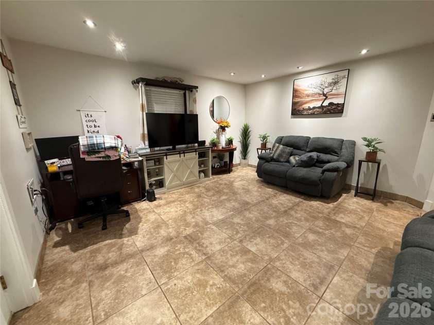 1130 16th Avenue, Hickory, NC 28601.  MLS# CAR4390675, YatesRealty ID 28524. 
