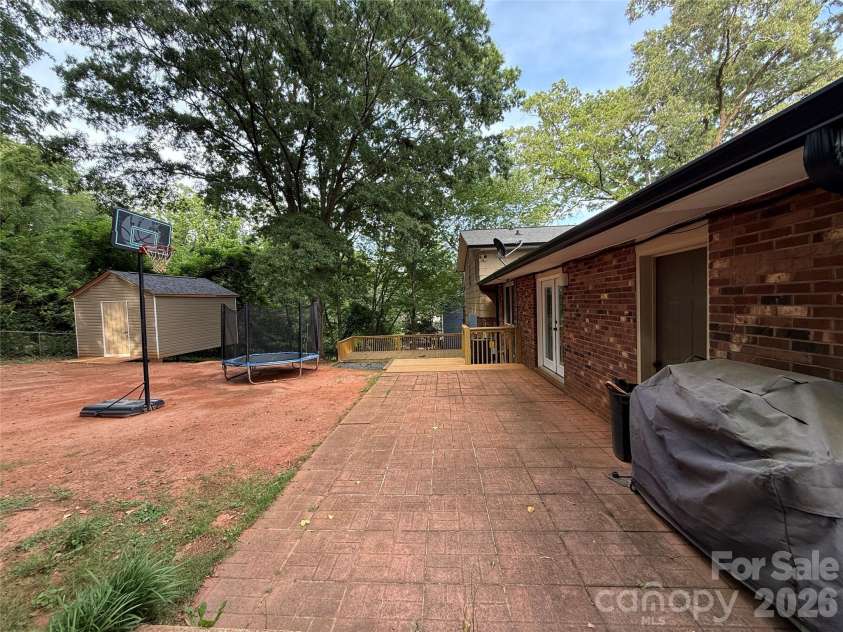 1130 16th Avenue, Hickory, NC 28601.  MLS# CAR4390675, YatesRealty ID 28524. 