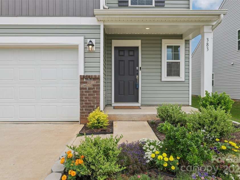 383 Hollingswood Drive, Statesville, NC 28625.  MLS# CAR4282875, YatesRealty ID 28524. 