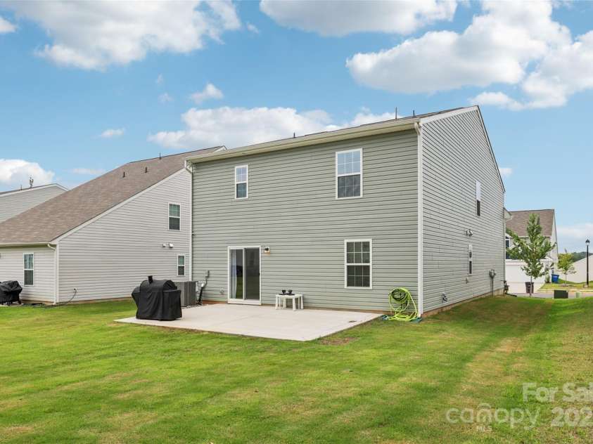 383 Hollingswood Drive, Statesville, NC 28625.  MLS# CAR4282875, YatesRealty ID 28524. 