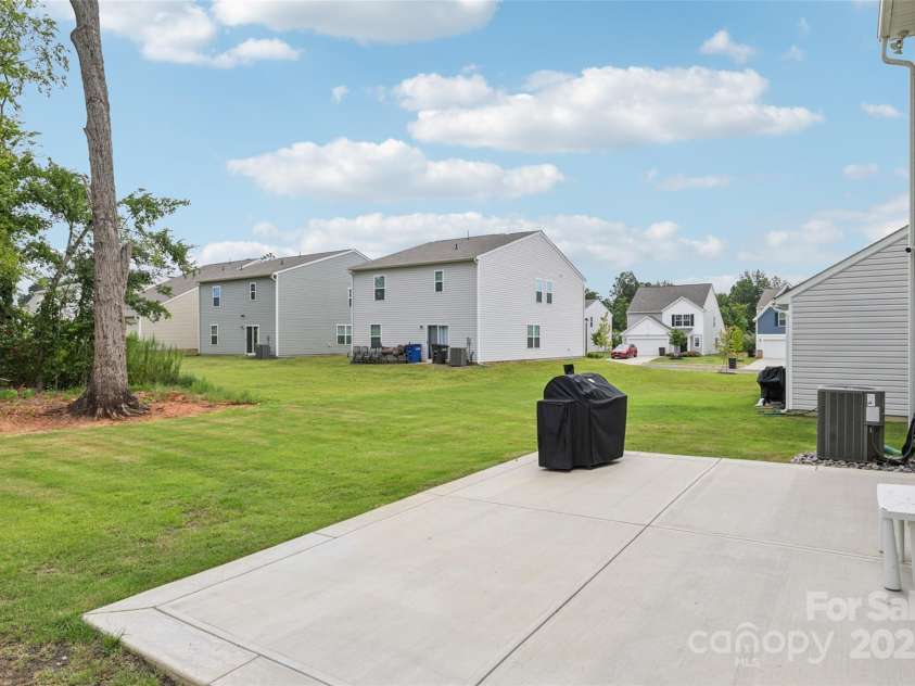 383 Hollingswood Drive, Statesville, NC 28625.  MLS# CAR4282875, YatesRealty ID 28524. 