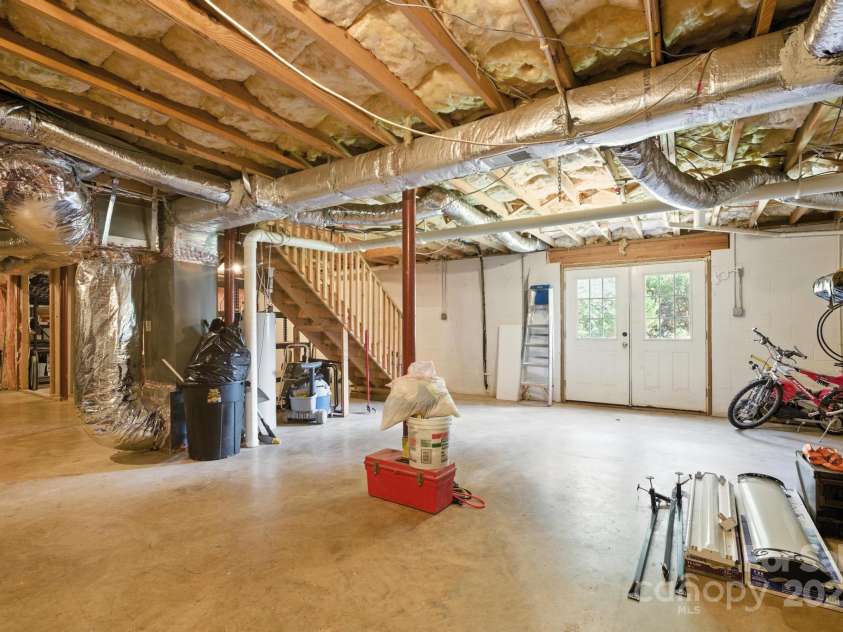5172 Butner Drive, Hickory, NC 28602.  MLS# CAR4274563, YatesRealty ID 28525. Basement