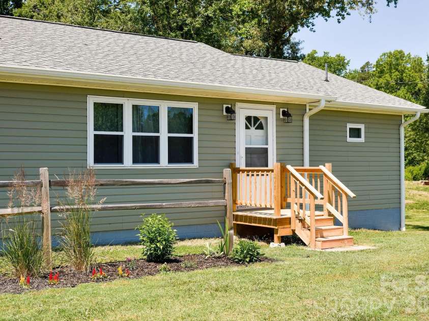 1625 US 601 Highway, Yadkinville, NC 27055.  MLS# CAR4390806, YatesRealty ID 28526. 