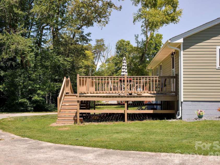 1625 US 601 Highway, Yadkinville, NC 27055.  MLS# CAR4390806, YatesRealty ID 28526. 