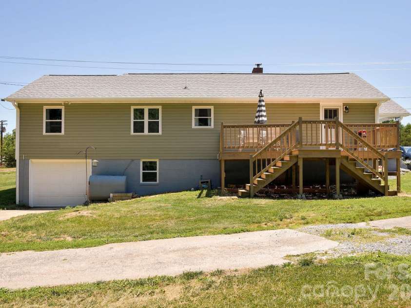 1625 US 601 Highway, Yadkinville, NC 27055.  MLS# CAR4390806, YatesRealty ID 28526. 