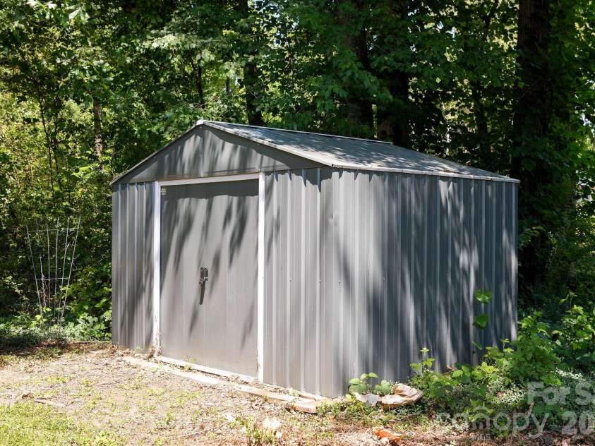 1625 US 601 Highway, Yadkinville, NC 27055.  MLS# CAR4390806, YatesRealty ID 28526. 
