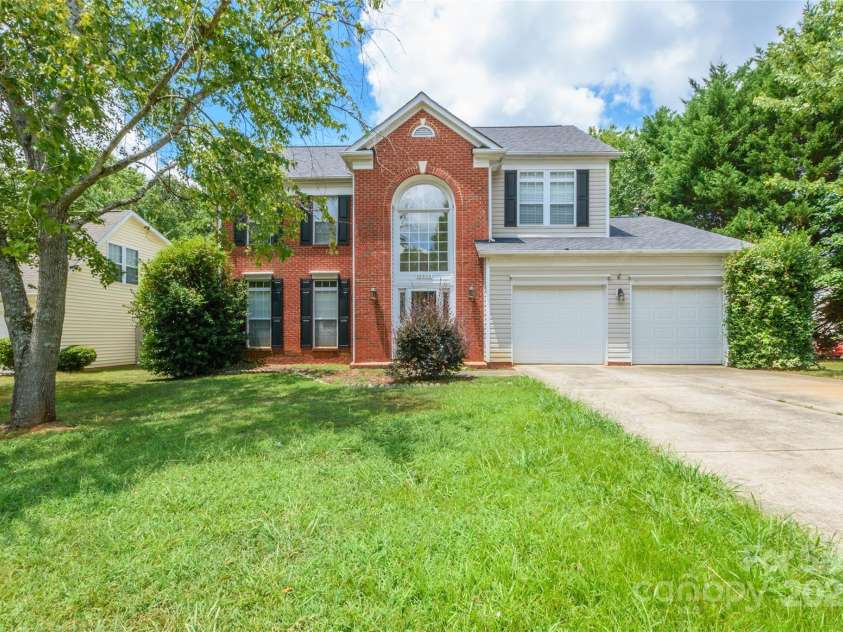 13808 Hatton Cross Drive, Charlotte, NC 28278.  MLS# CAR4284228, YatesRealty ID 28527. 