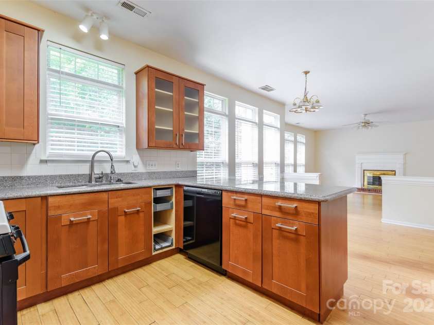 13808 Hatton Cross Drive, Charlotte, NC 28278.  MLS# CAR4284228, YatesRealty ID 28527. 