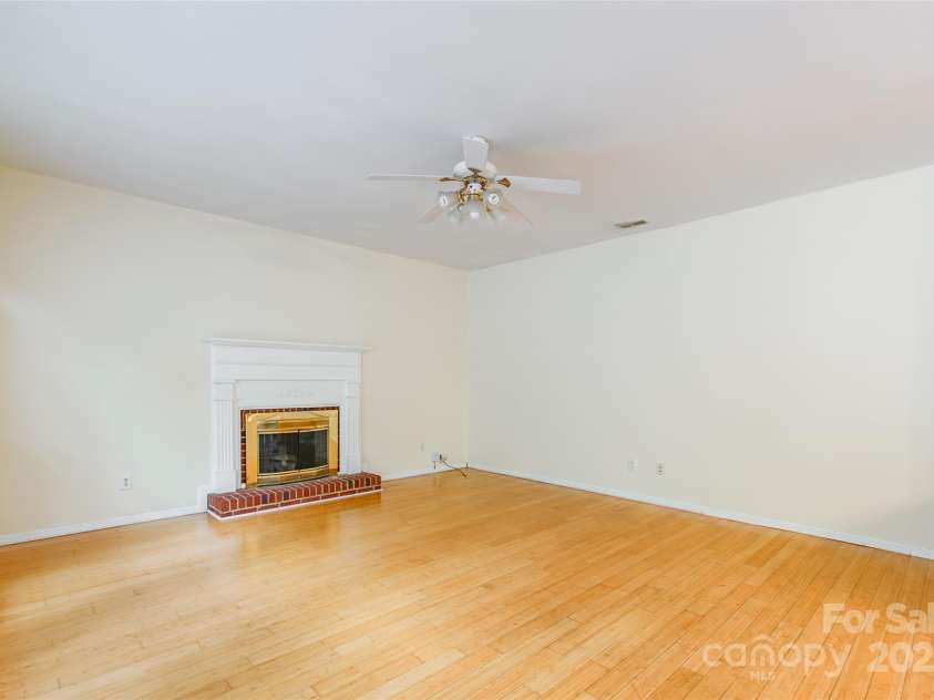 13808 Hatton Cross Drive, Charlotte, NC 28278.  MLS# CAR4284228, YatesRealty ID 28527. 