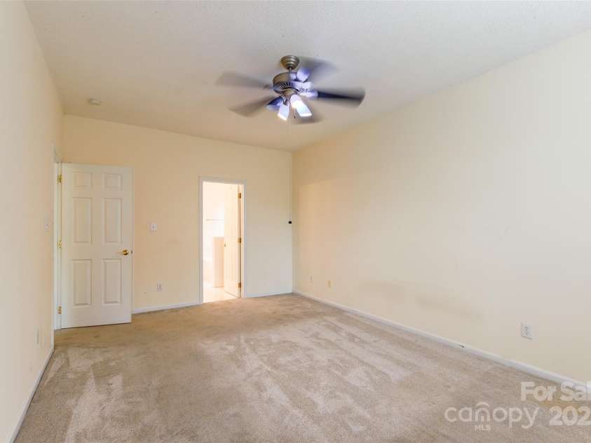 13808 Hatton Cross Drive, Charlotte, NC 28278.  MLS# CAR4284228, YatesRealty ID 28527. 