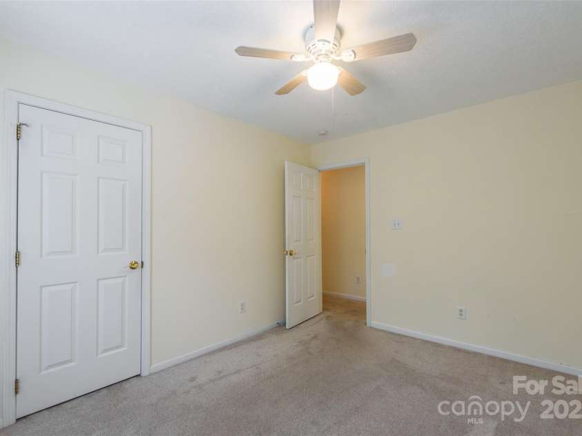 13808 Hatton Cross Drive, Charlotte, NC 28278.  MLS# CAR4284228, YatesRealty ID 28527. 