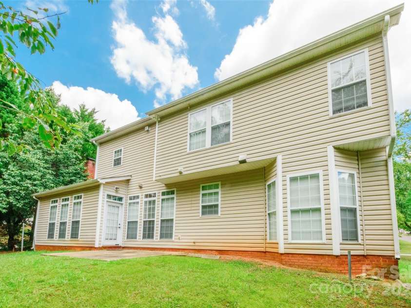 13808 Hatton Cross Drive, Charlotte, NC 28278.  MLS# CAR4284228, YatesRealty ID 28527. 