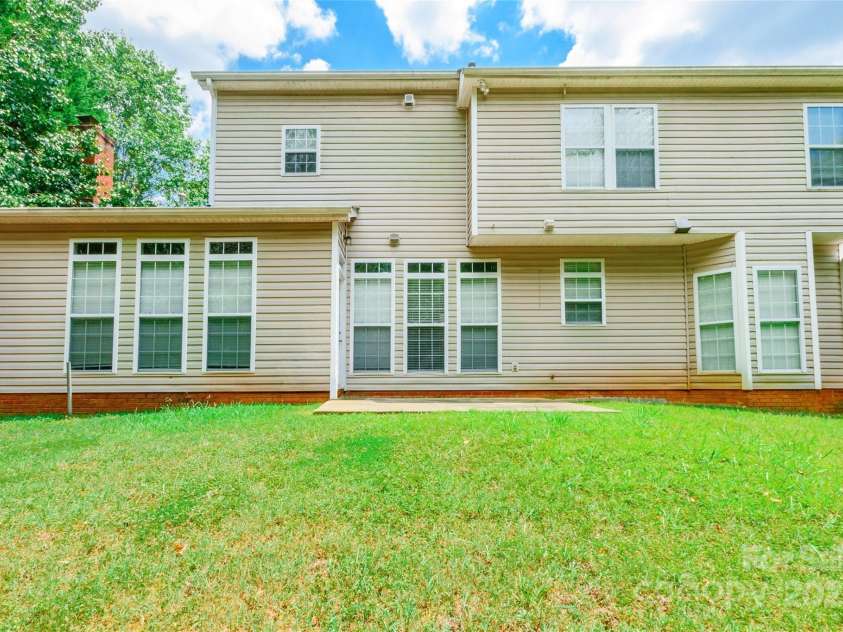 13808 Hatton Cross Drive, Charlotte, NC 28278.  MLS# CAR4284228, YatesRealty ID 28527. 