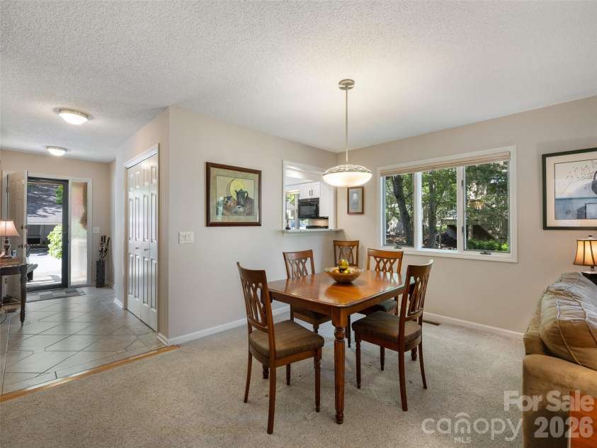 905 Red Oak Drive, Hendersonville, NC 28791.  MLS# CAR4388425, YatesRealty ID 28527. 