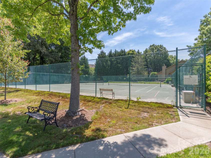 905 Red Oak Drive, Hendersonville, NC 28791.  MLS# CAR4388425, YatesRealty ID 28527. 