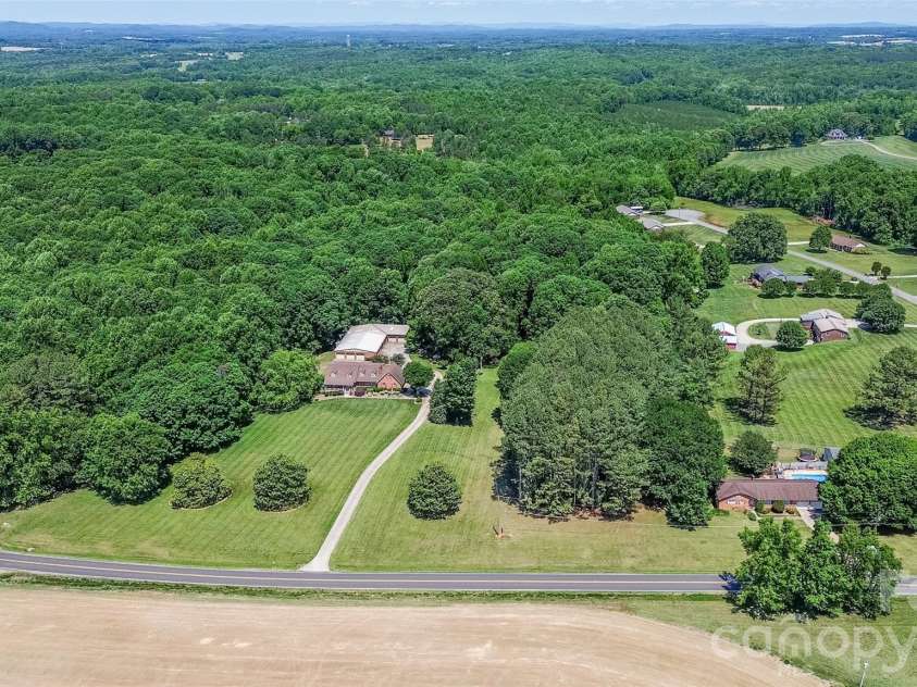229 Dunlap Gate Road, Statesville, NC 28625.  MLS# CAR4382406, YatesRealty ID 28528. 