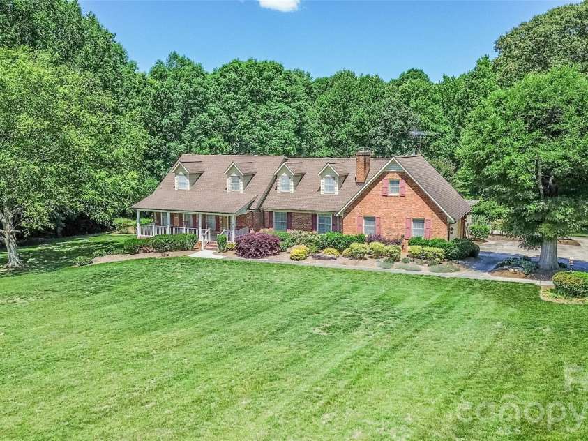 229 Dunlap Gate Road, Statesville, NC 28625.  MLS# CAR4382406, YatesRealty ID 28528. 