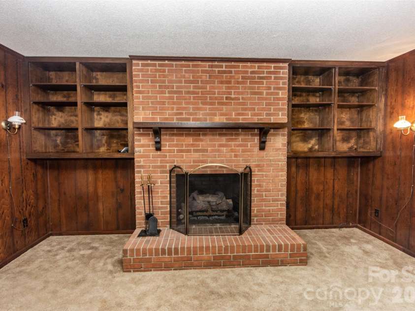 229 Dunlap Gate Road, Statesville, NC 28625.  MLS# CAR4382406, YatesRealty ID 28528. 