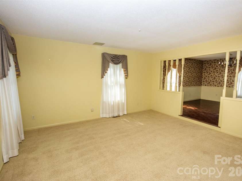 229 Dunlap Gate Road, Statesville, NC 28625.  MLS# CAR4382406, YatesRealty ID 28528. 