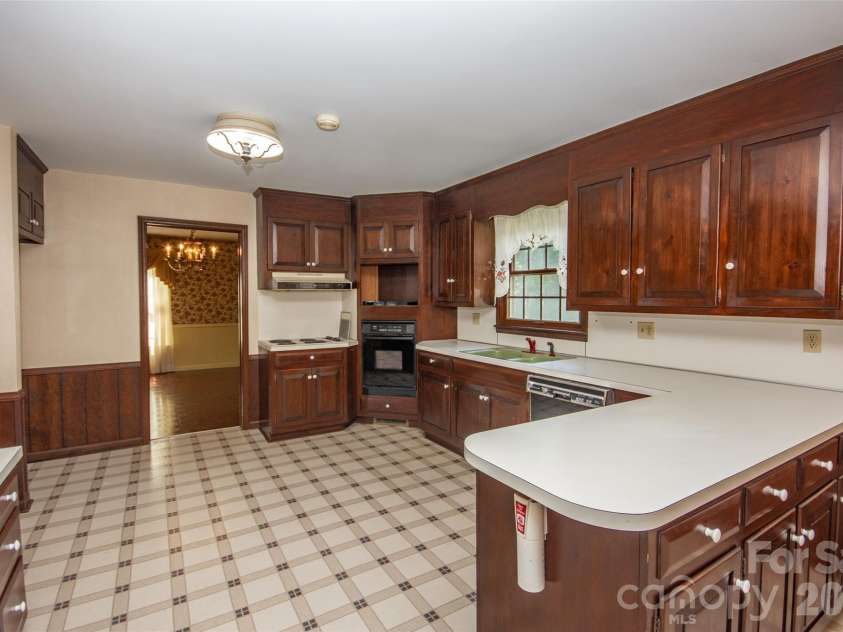 229 Dunlap Gate Road, Statesville, NC 28625.  MLS# CAR4382406, YatesRealty ID 28528. 