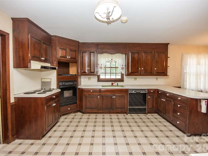 229 Dunlap Gate Road, Statesville, NC 28625.  MLS# CAR4382406, YatesRealty ID 28528. 