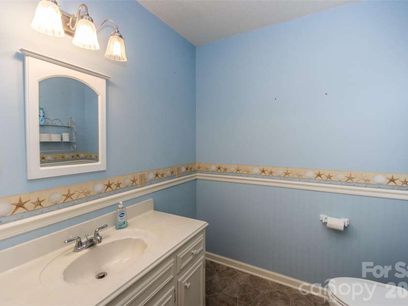 229 Dunlap Gate Road, Statesville, NC 28625.  MLS# CAR4382406, YatesRealty ID 28528. 