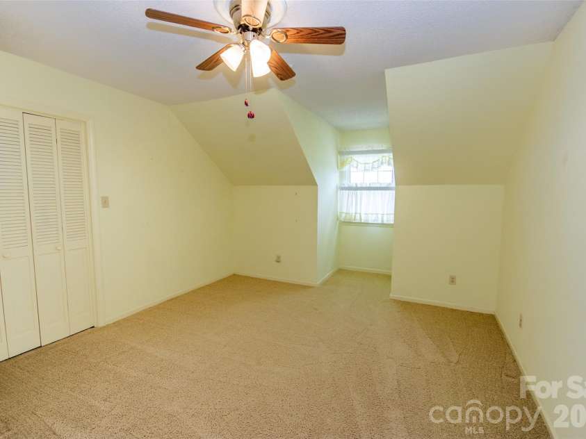 229 Dunlap Gate Road, Statesville, NC 28625.  MLS# CAR4382406, YatesRealty ID 28528. 