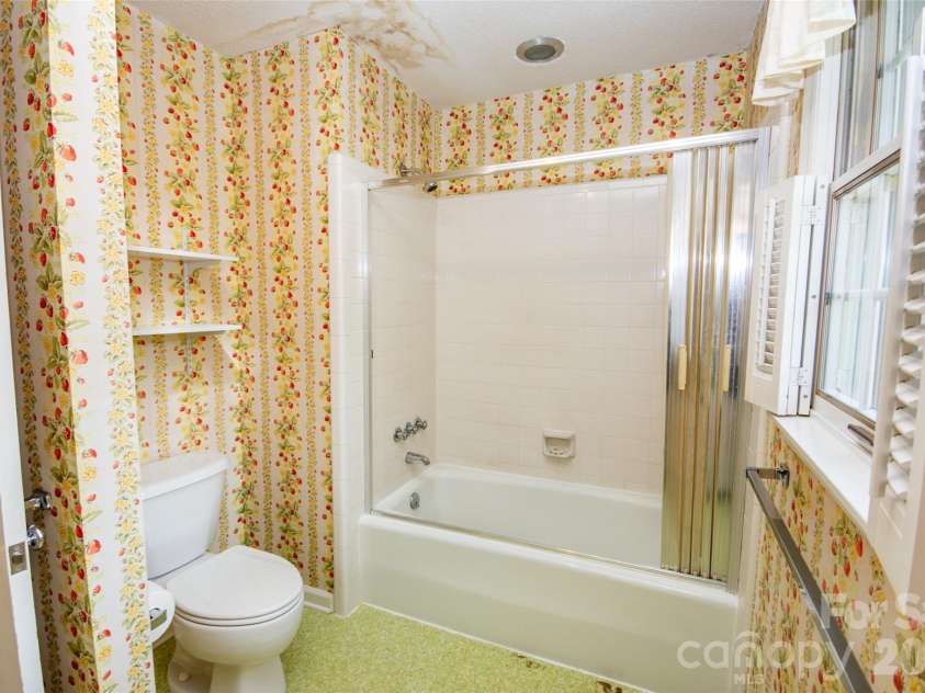 229 Dunlap Gate Road, Statesville, NC 28625.  MLS# CAR4382406, YatesRealty ID 28528. 