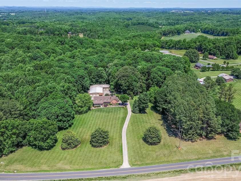 229 Dunlap Gate Road, Statesville, NC 28625.  MLS# CAR4382406, YatesRealty ID 28528. 
