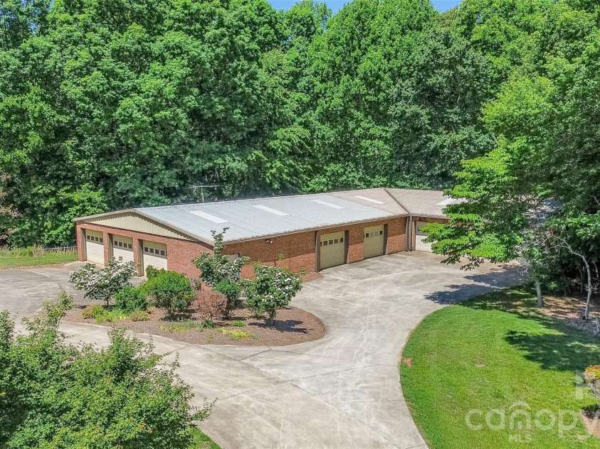 229 Dunlap Gate Road, Statesville, NC 28625.  MLS# CAR4382406, YatesRealty ID 28528. 