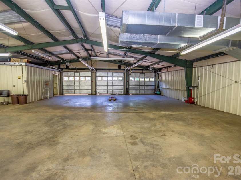 229 Dunlap Gate Road, Statesville, NC 28625.  MLS# CAR4382406, YatesRealty ID 28528. 