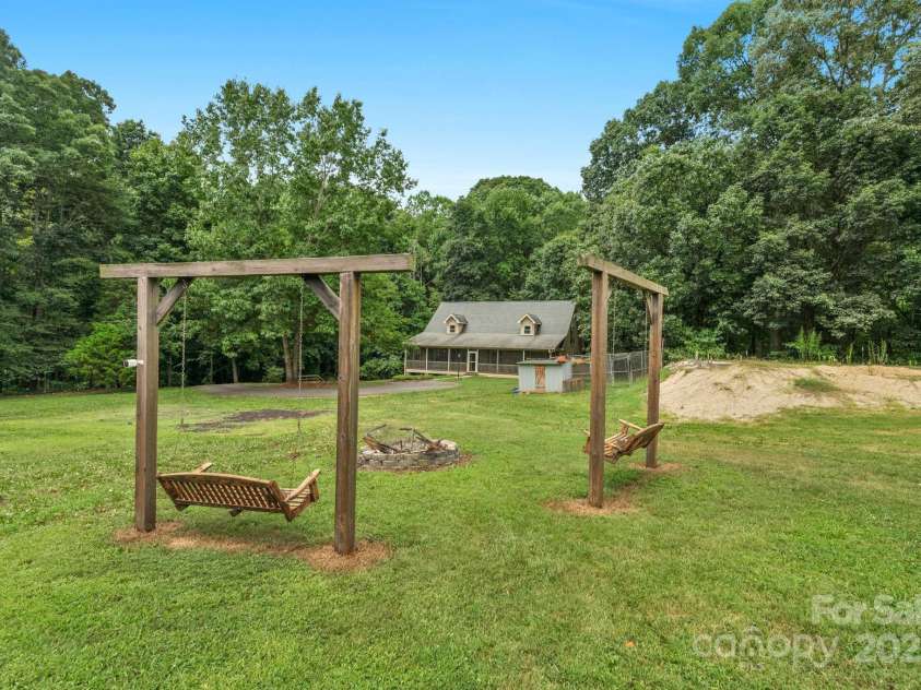 195 Azalea Road, Mooresville, NC 28115.  MLS# CAR4278214, YatesRealty ID 28529. 