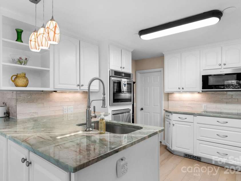 195 Azalea Road, Mooresville, NC 28115.  MLS# CAR4278214, YatesRealty ID 28529. 