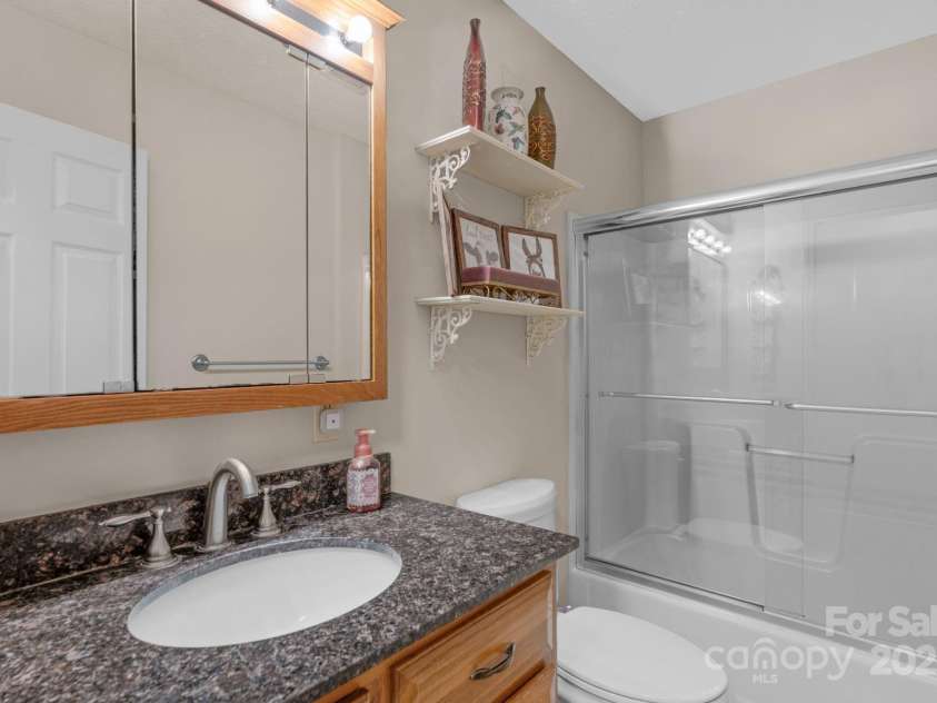 195 Azalea Road, Mooresville, NC 28115.  MLS# CAR4278214, YatesRealty ID 28529. 