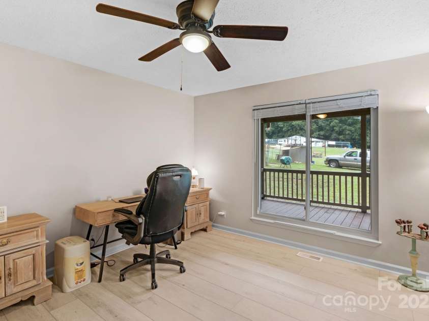 195 Azalea Road, Mooresville, NC 28115.  MLS# CAR4278214, YatesRealty ID 28529. 