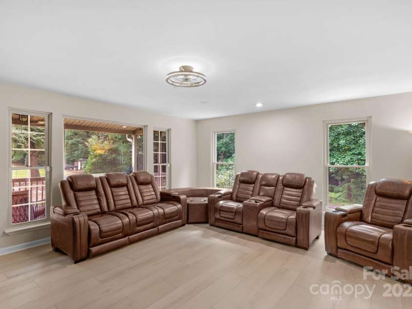 195 Azalea Road, Mooresville, NC 28115.  MLS# CAR4278214, YatesRealty ID 28529. 