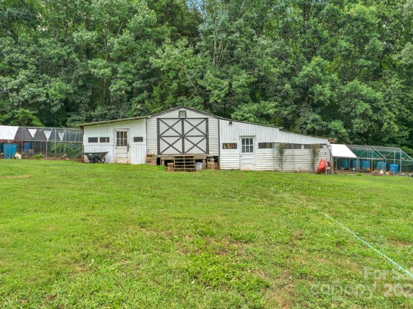195 Azalea Road, Mooresville, NC 28115.  MLS# CAR4278214, YatesRealty ID 28529. 