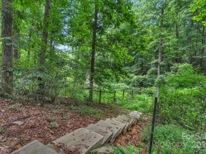 195 Azalea Road, Mooresville, NC 28115.  MLS# CAR4278214, YatesRealty ID 28529. 