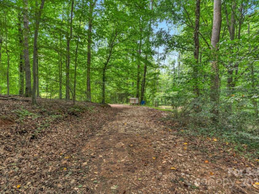 195 Azalea Road, Mooresville, NC 28115.  MLS# CAR4278214, YatesRealty ID 28529. 