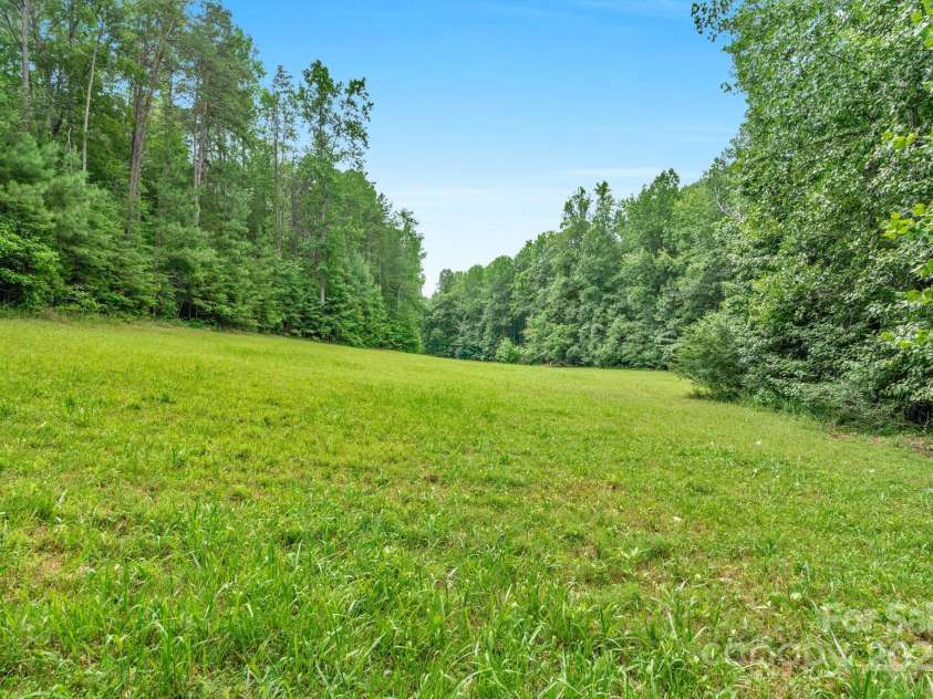 195 Azalea Road, Mooresville, NC 28115.  MLS# CAR4278214, YatesRealty ID 28529. 
