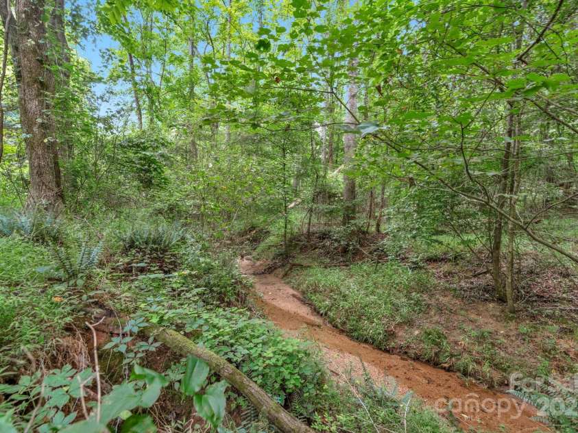 195 Azalea Road, Mooresville, NC 28115.  MLS# CAR4278214, YatesRealty ID 28529. 