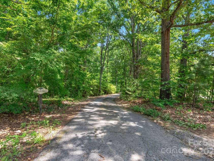 195 Azalea Road, Mooresville, NC 28115.  MLS# CAR4278214, YatesRealty ID 28529. 