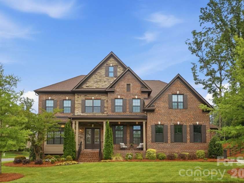 7626 Deerfield Manor Drive, Charlotte, NC 28270.  MLS# CAR4383264, YatesRealty ID 28529. 