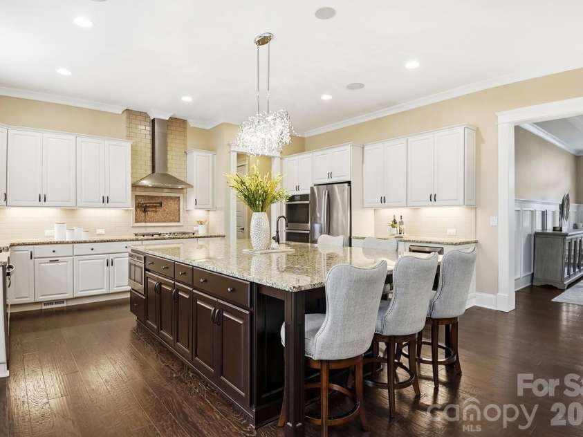 7626 Deerfield Manor Drive, Charlotte, NC 28270.  MLS# CAR4383264, YatesRealty ID 28529. 