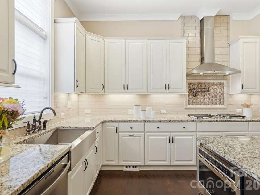 7626 Deerfield Manor Drive, Charlotte, NC 28270.  MLS# CAR4383264, YatesRealty ID 28529. 