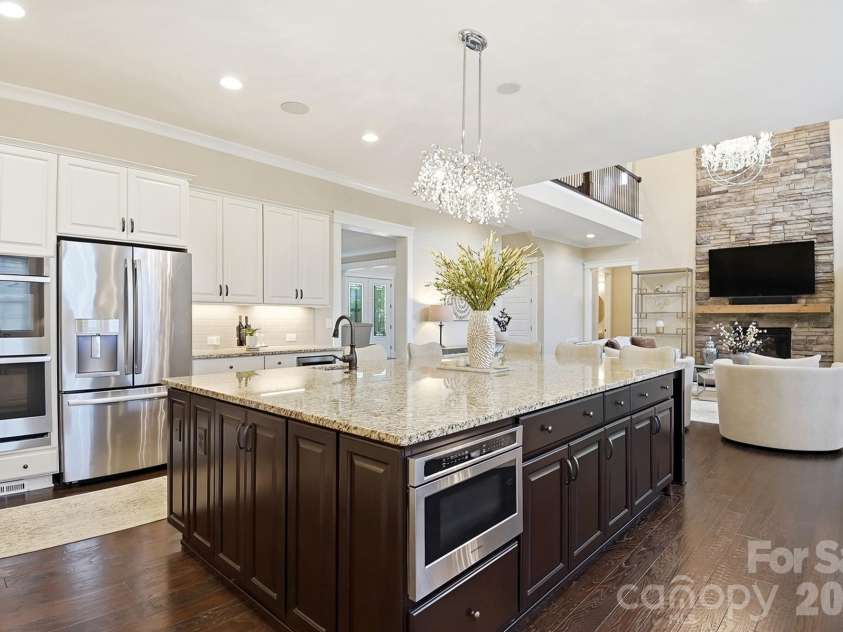 7626 Deerfield Manor Drive, Charlotte, NC 28270.  MLS# CAR4383264, YatesRealty ID 28529. 