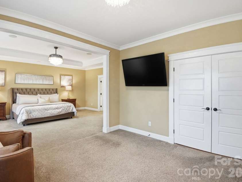 7626 Deerfield Manor Drive, Charlotte, NC 28270.  MLS# CAR4383264, YatesRealty ID 28529. 