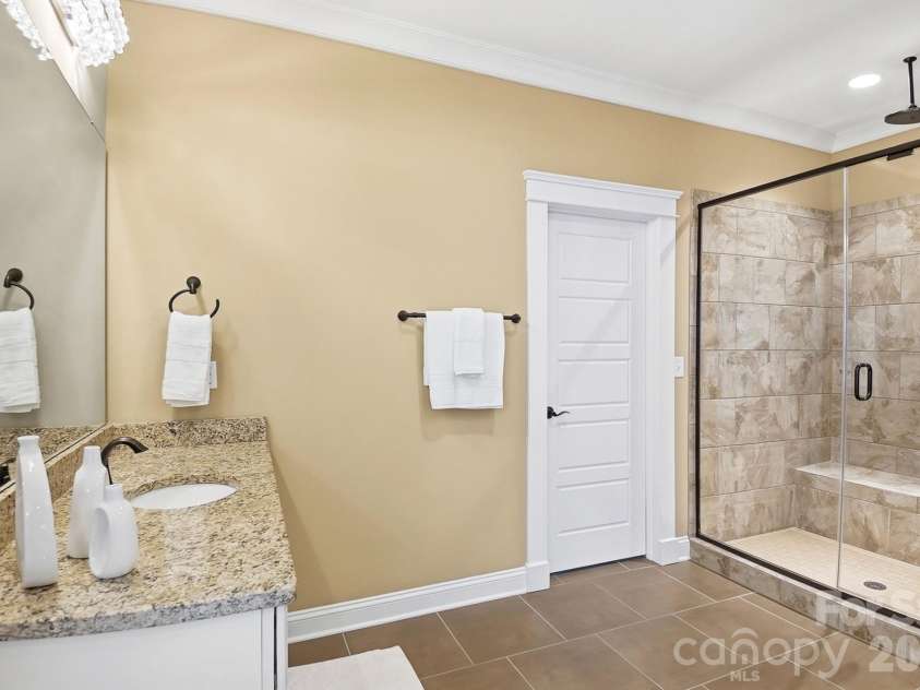 7626 Deerfield Manor Drive, Charlotte, NC 28270.  MLS# CAR4383264, YatesRealty ID 28529. 