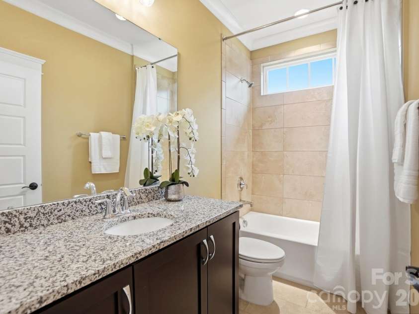 7626 Deerfield Manor Drive, Charlotte, NC 28270.  MLS# CAR4383264, YatesRealty ID 28529. 